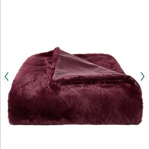 Ultra soft wine burgundy chevron throw blanket